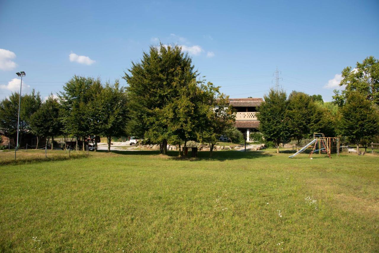 Agriturismo Cascina Costa Cassago Brianza Exterior foto
